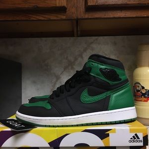 Air Jordan 1 OG Retro High Pine Green 2.0